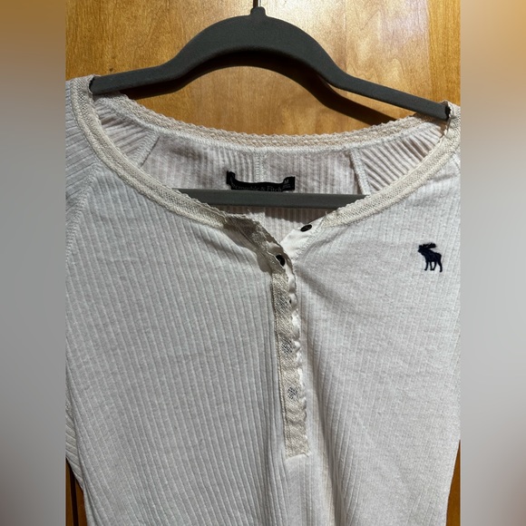 Cream long sleeve top - Picture 3 of 4